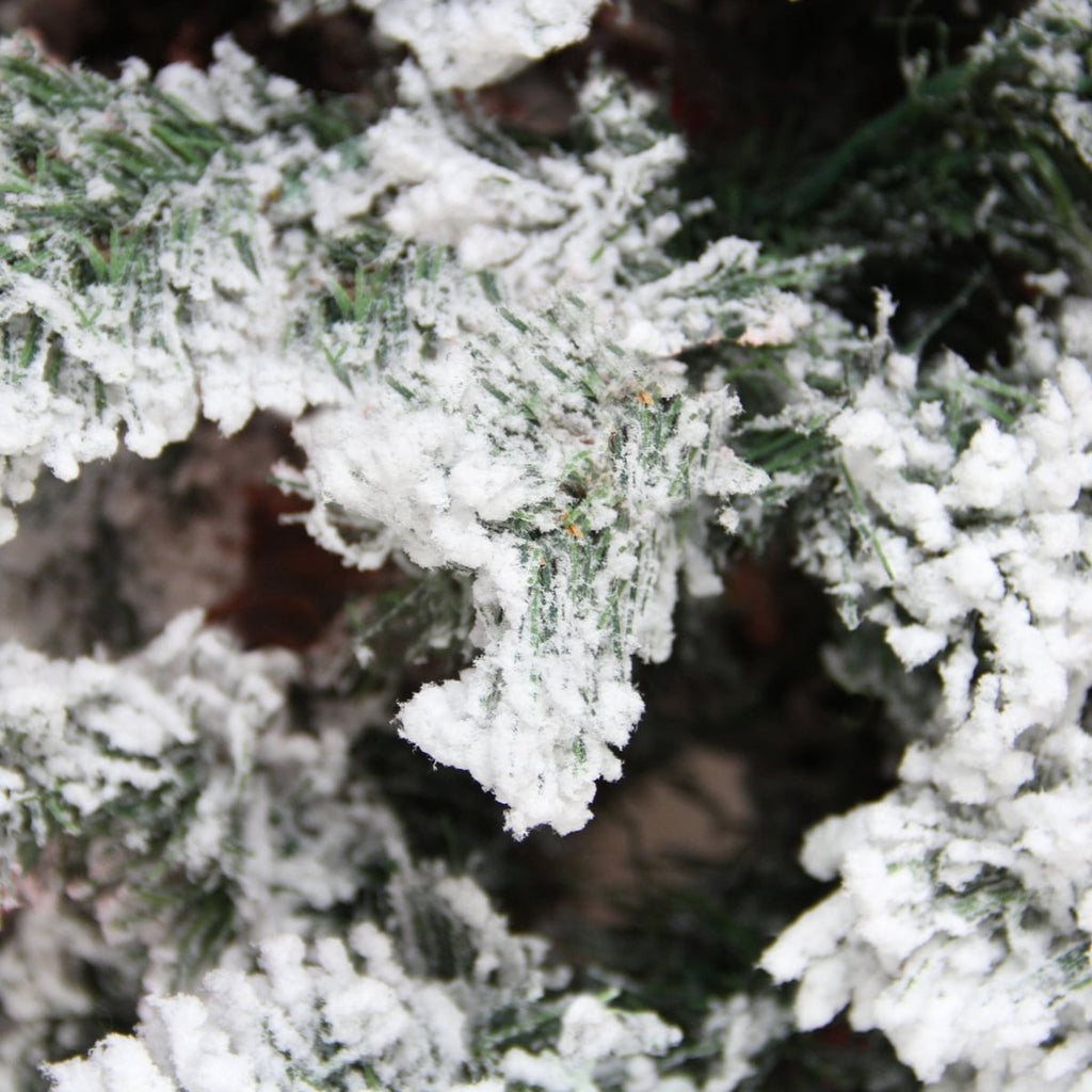 Northlight 7.5' Unlit Artificial Christmas Tree Heavily Flocked Pine Medium - Unlit